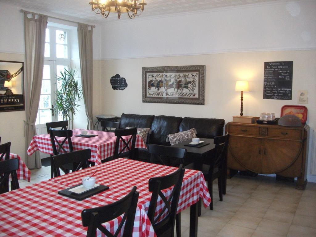 Au Bon Accueil Bed & Breakfast Saint-Marcan Bagian luar foto