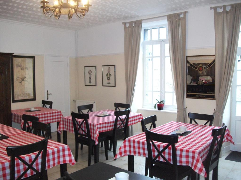 Au Bon Accueil Bed & Breakfast Saint-Marcan Ruang foto