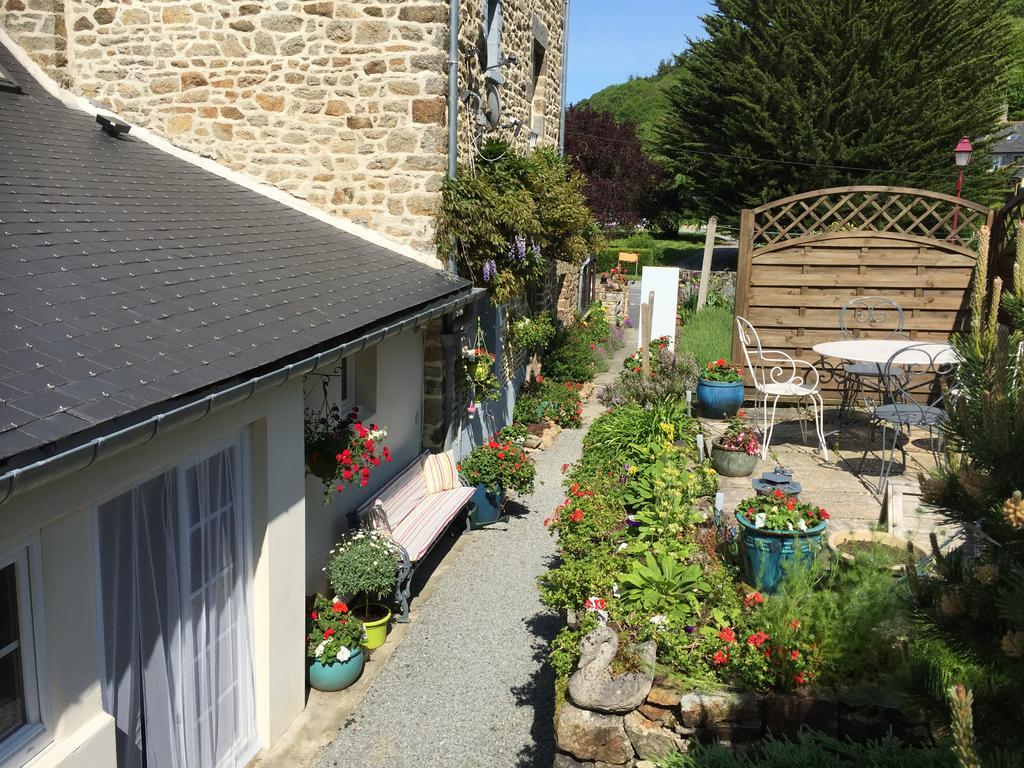 Au Bon Accueil Bed & Breakfast Saint-Marcan Bagian luar foto