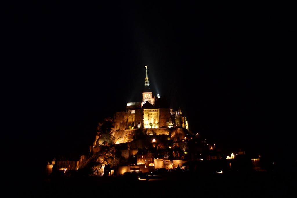 Au Bon Accueil Bed & Breakfast Saint-Marcan Bagian luar foto
