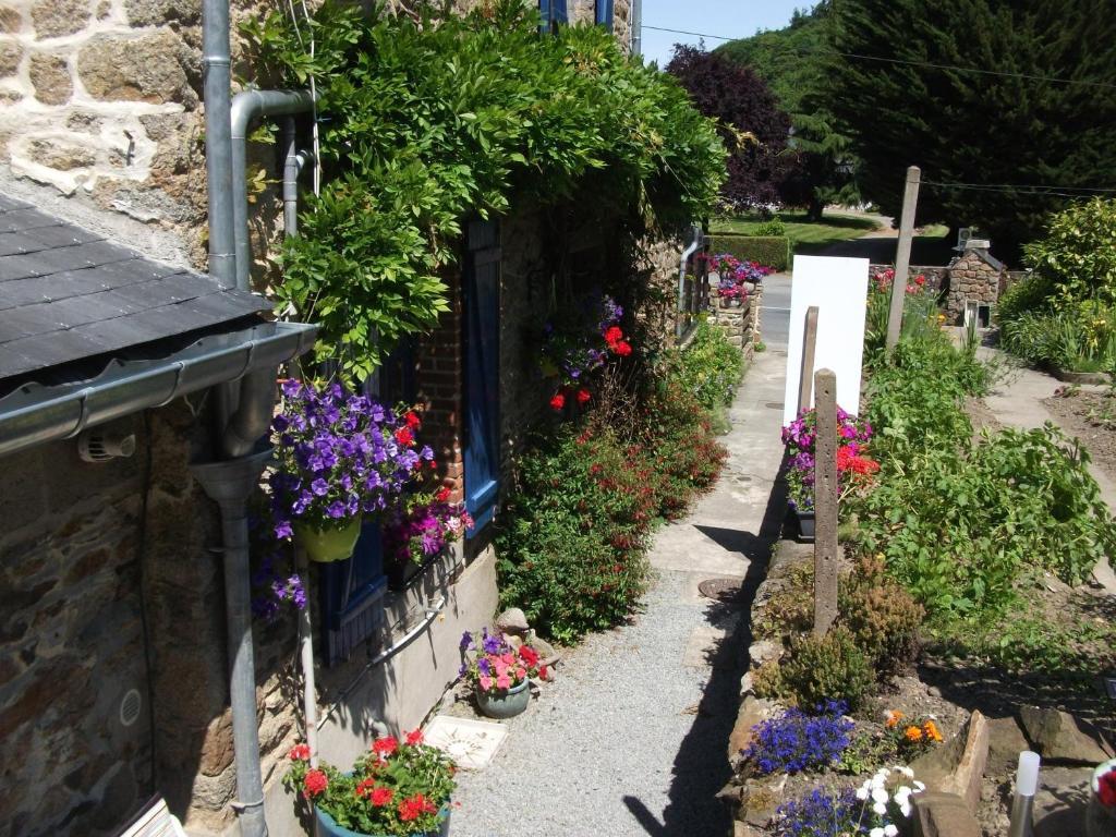Au Bon Accueil Bed & Breakfast Saint-Marcan Bagian luar foto