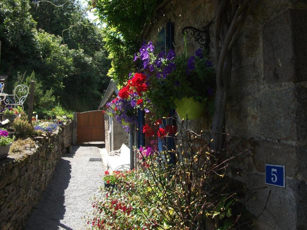 Au Bon Accueil Bed & Breakfast Saint-Marcan Bagian luar foto
