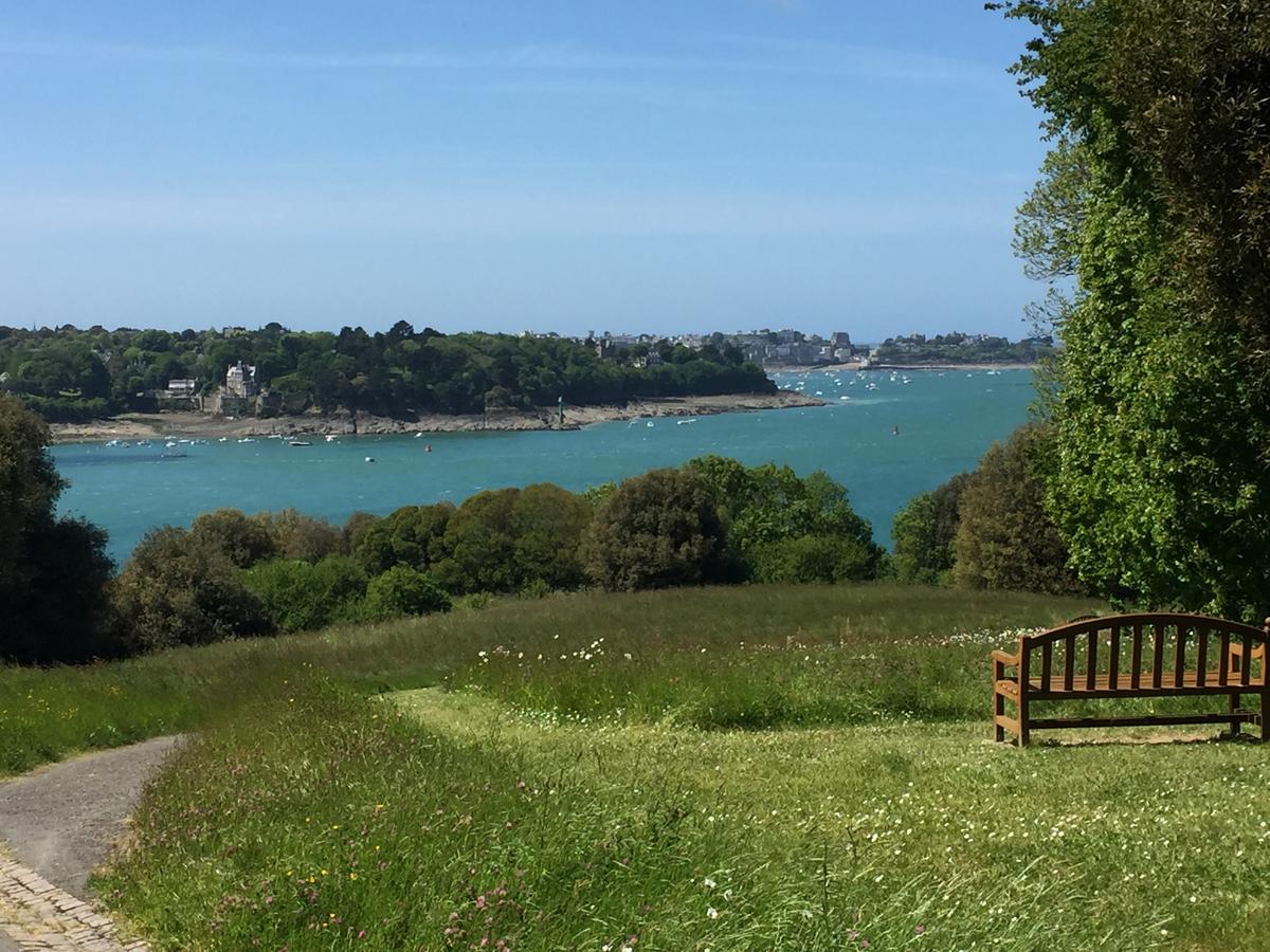 Au Bon Accueil Bed & Breakfast Saint-Marcan Bagian luar foto